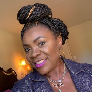 Meet your Posher, Gloria